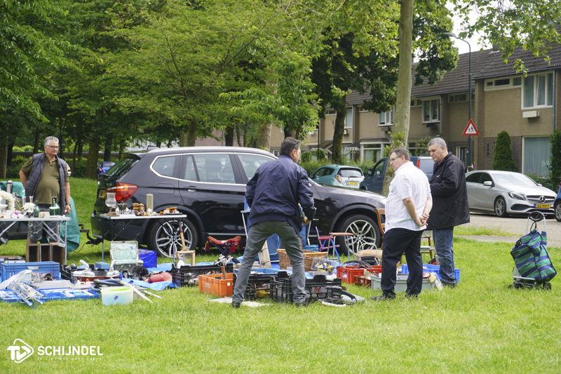 garagesale1.jpg